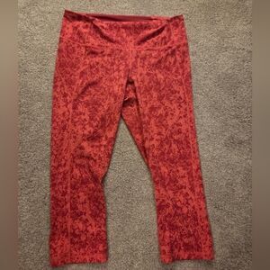 Under Armour Women's Red Patterned Capris